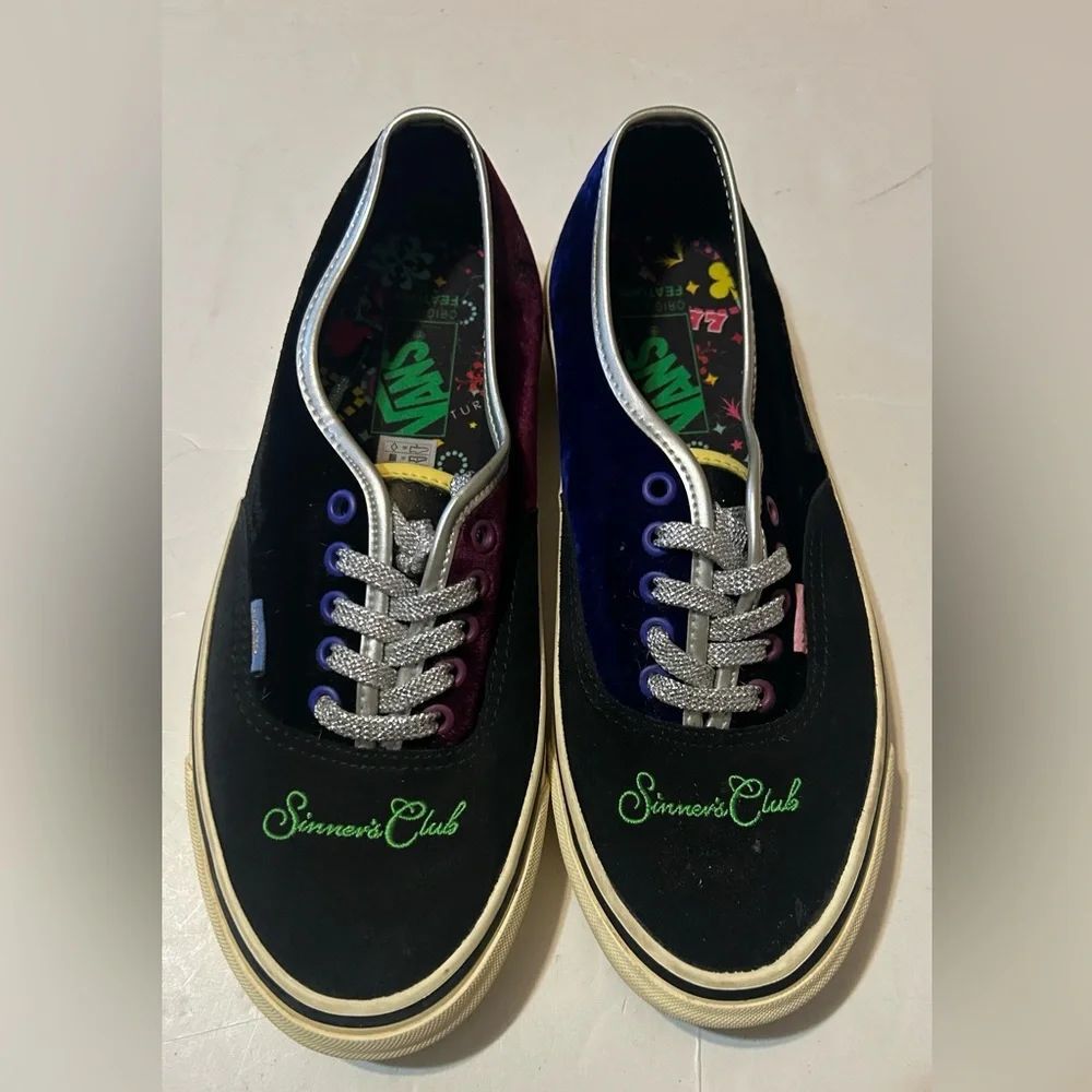 Vans Vault x Feature Authentic Lx
Sinners Club Size 8.5